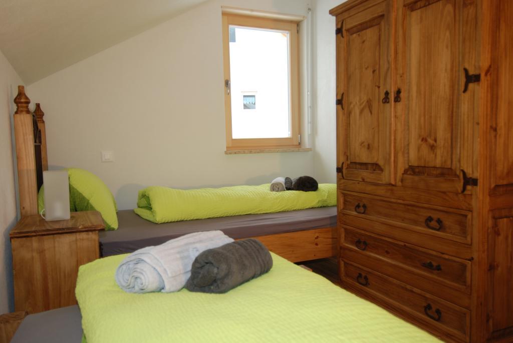 Feriendorf Uorsin Scuol Exteriör bild